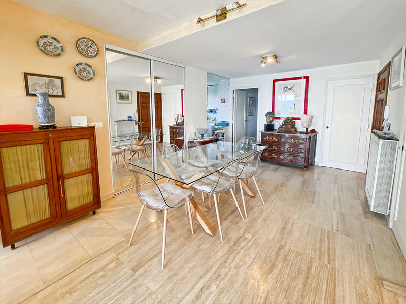 Appartement - 96 m² - 4 pièces