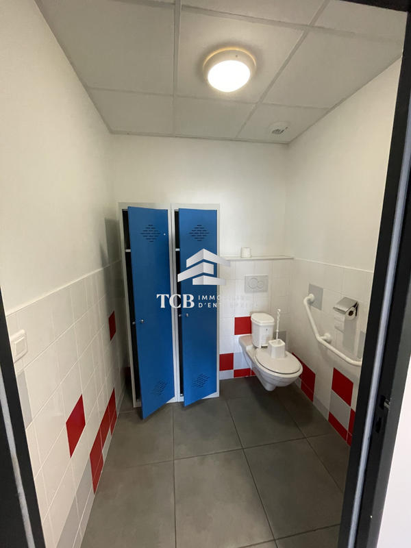 Local d'activités - 476 m²