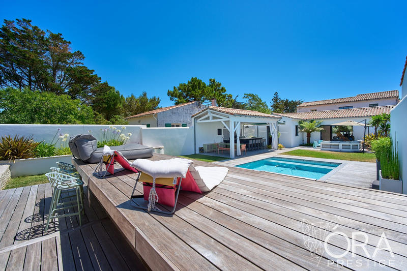 Maison contemporaine - 206 m² - 7 pièces