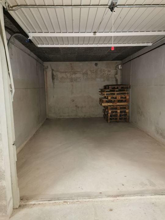 Parking / Garage - 18 m²