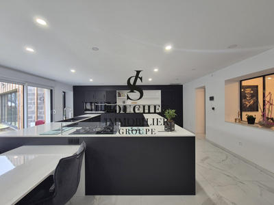 Maison contemporaine - 515 m² - 13 pièces