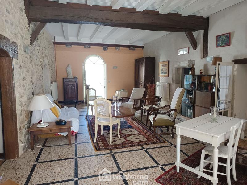 Maison - 215 m² - 7 pièces