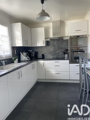 Maison - 93 m² - 5 pièces