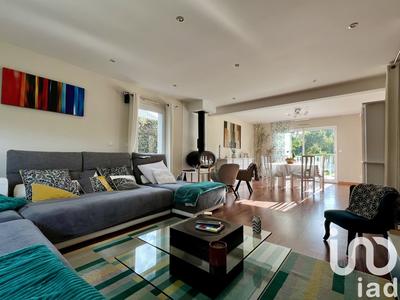 Maison - 185 m² - 9 pièces