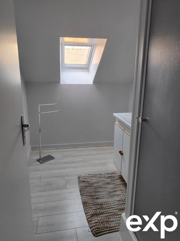 Maison traditionnelle - 225 m² - 7 pièces