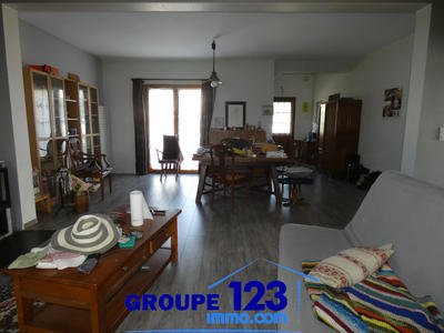 Maison - 268 m² - 8 pièces