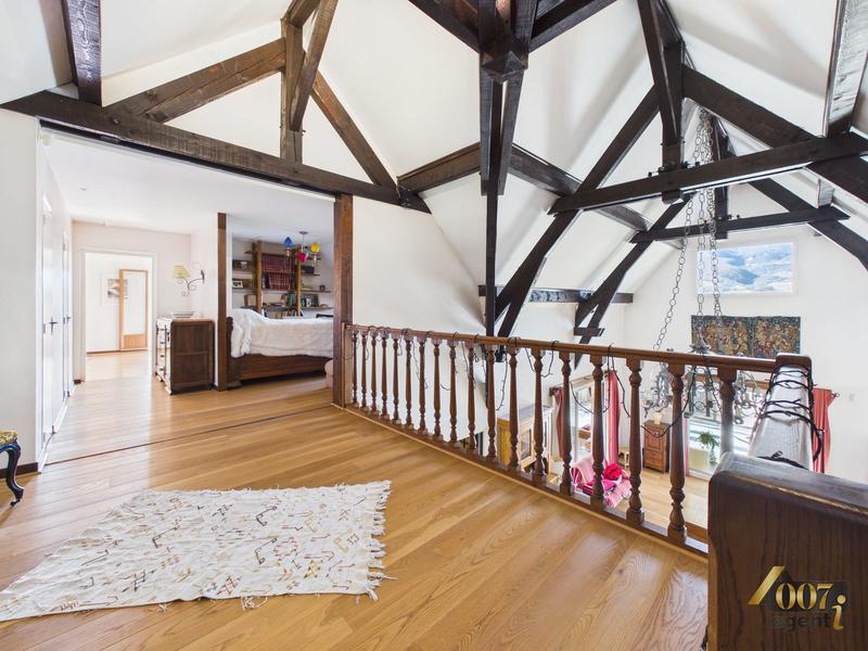 Maison - 237 m² - 7 pièces