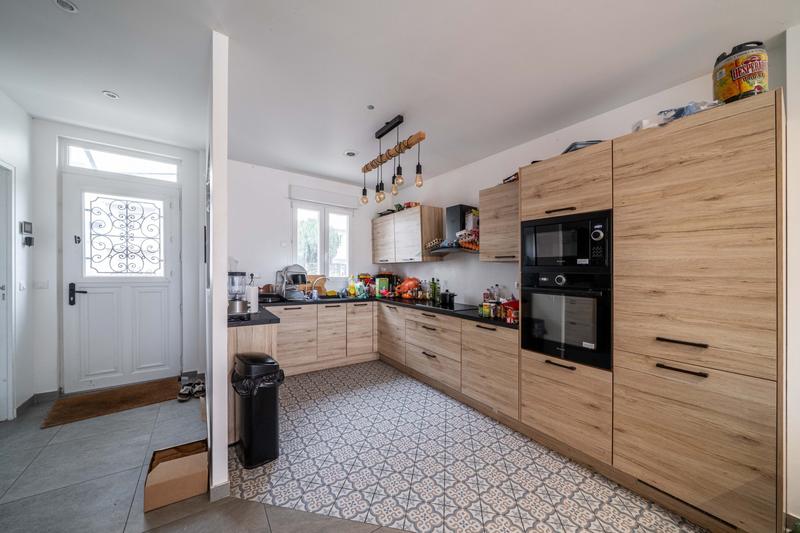 Maison contemporaine - 269 m² - 9 pièces