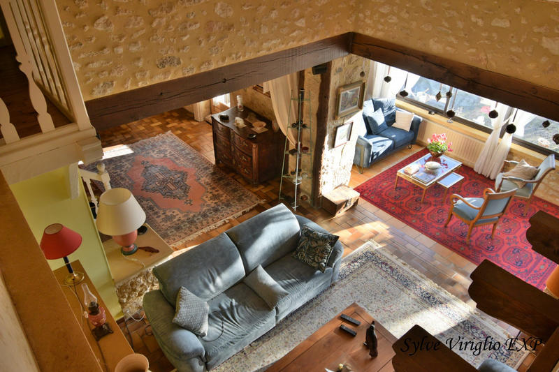 Maison - 207 m² - 6 pièces