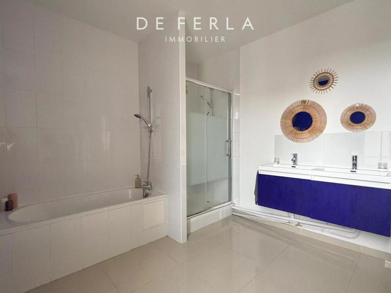 Maison - 362 m² - 15 pièces