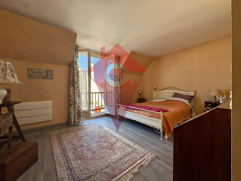 Maison - 159 m² - 7 pièces