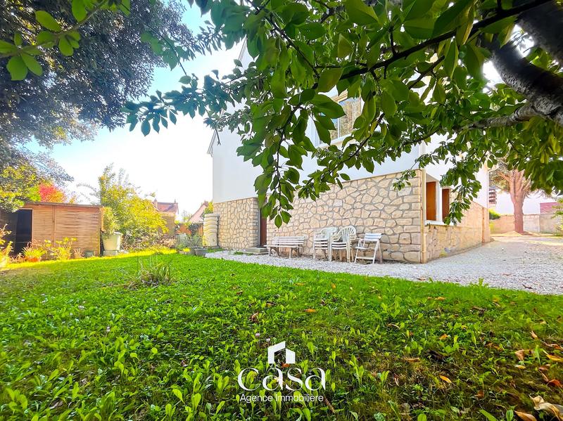 Maison - 220 m² - 10 pièces