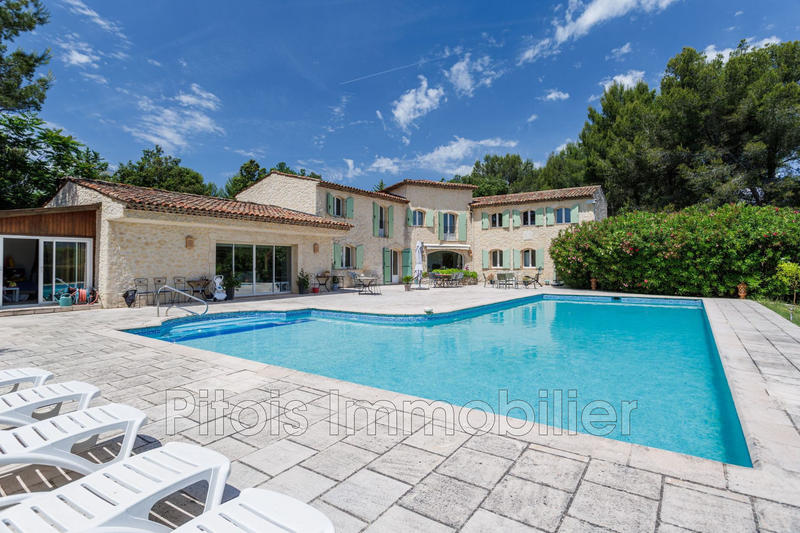 Maison - 294 m² - 5 pièces