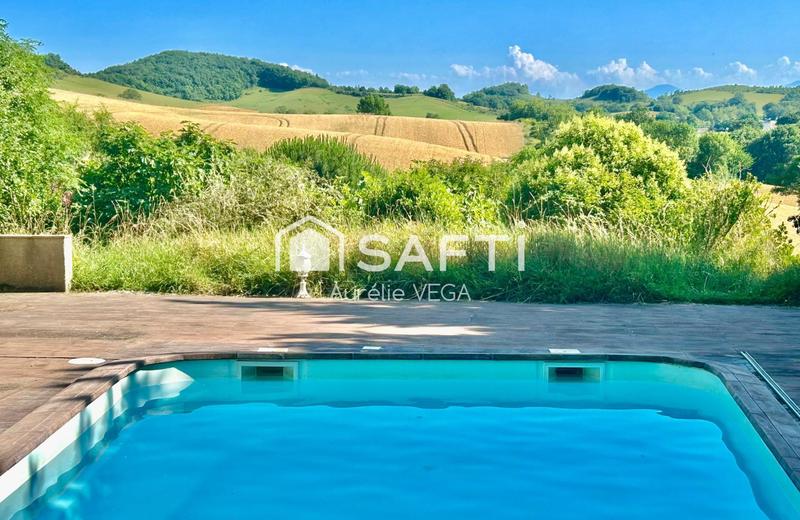 Maison - 308 m² - 12 pièces