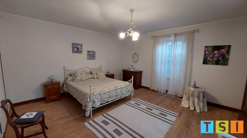 Maison - 230 m² - 7 pièces