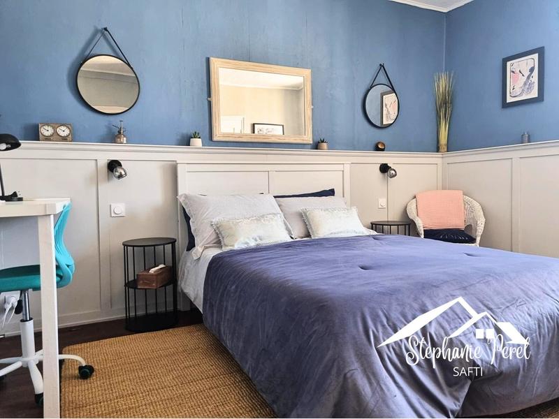 Maison - 220 m² - 7 pièces