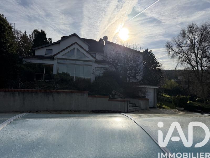 Maison - 275 m² - 8 pièces