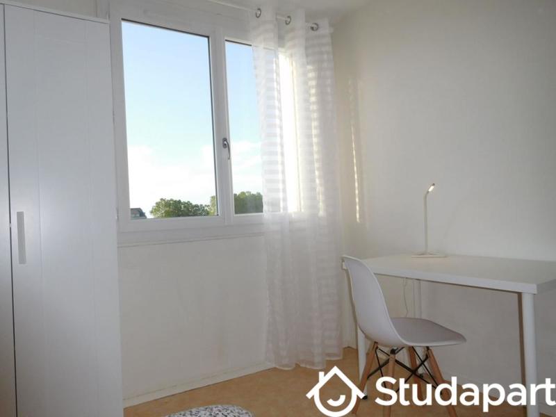 Chambre - 12 m² - 1 pièce