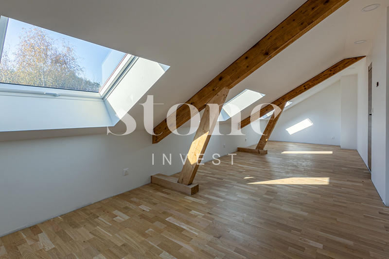 Maison - 294 m² - 10 pièces