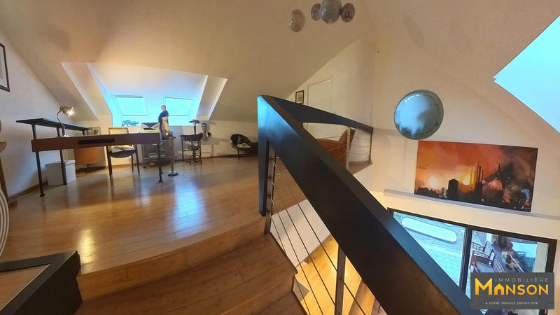 Maison - 322 m² - 12 pièces