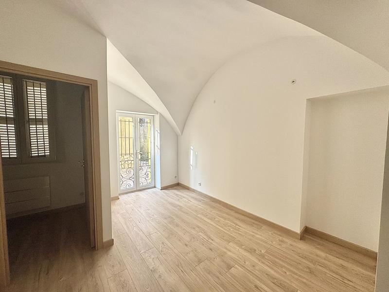 Immeuble - 122 m² - 7 pièces