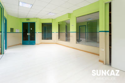 Local d'activités - 200 m²