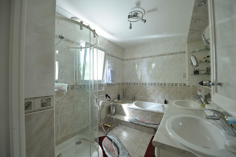 Maison - 290 m² - 7 pièces