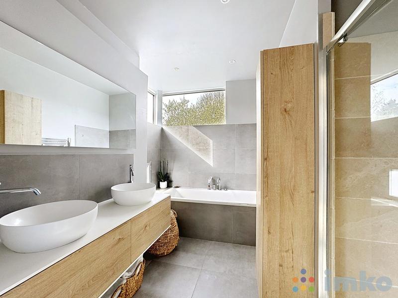 Maison - 183 m² - 5 pièces