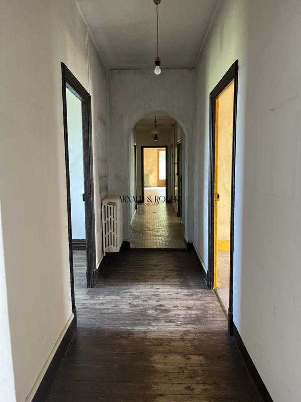 Bastide - 300 m² - 1 pièce