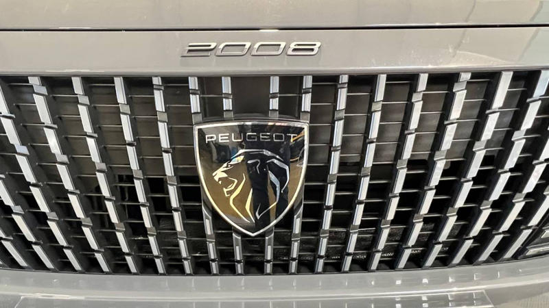 Peugeot 2008 II PureTech 100 s&amp;amp;S Bvm6 Allure Gris Sélénium