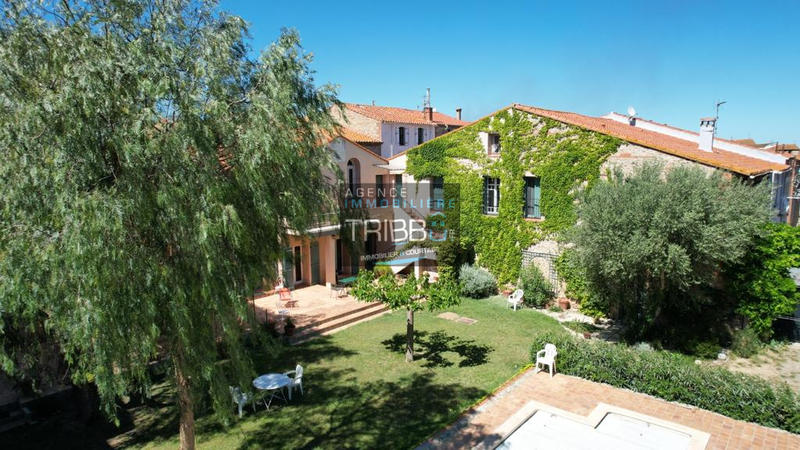 Mas - 435 m² - 8 pièces