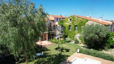 Mas - 435 m² - 8 pièces