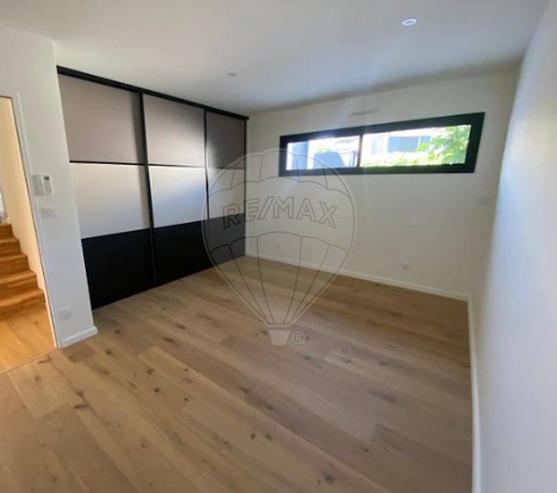 Maison - 216 m² - 6 pièces