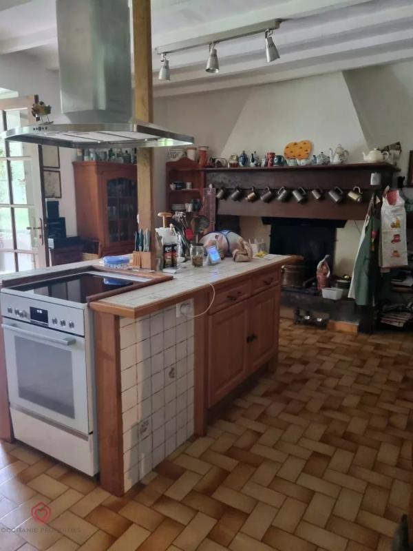 Maison - 212 m² - 12 pièces