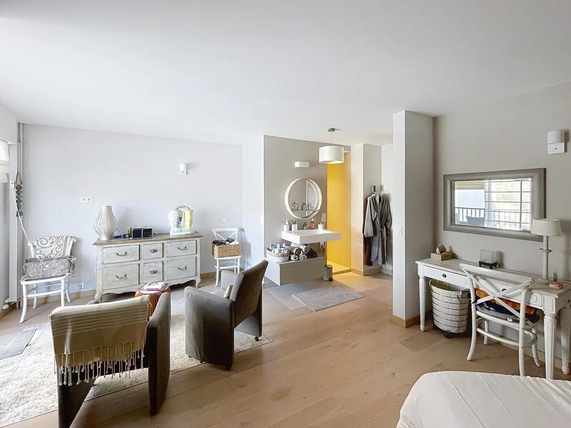 Appartement - 100 m² - 4 pièces