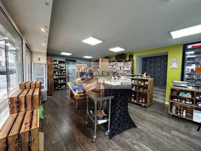 Maison - 225 m² - 8 pièces