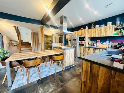 Maison de ville - 175 m² - 6 pièces