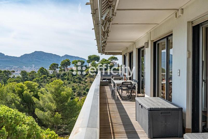 Appartement - 230 m² - 6 pièces