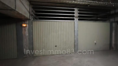 Parking / Garage - 13 m²