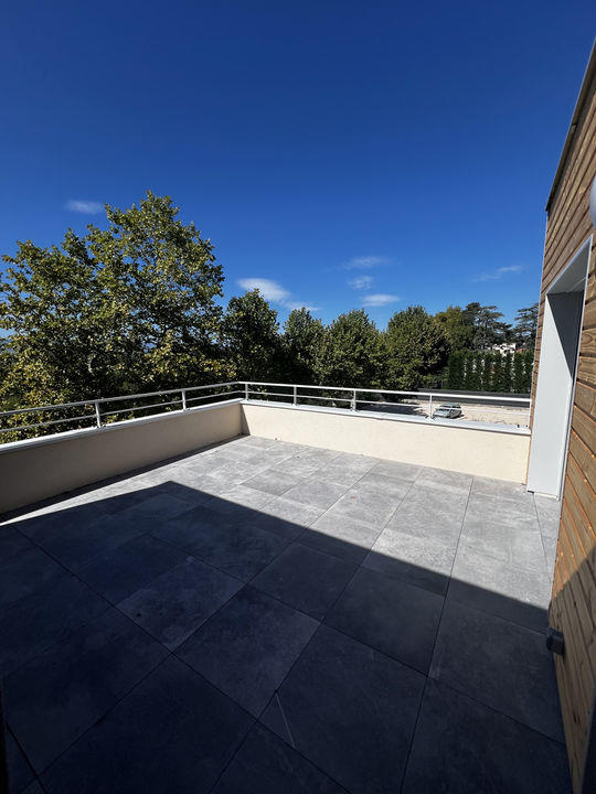 Appartement - 80 m² - 4 pièces