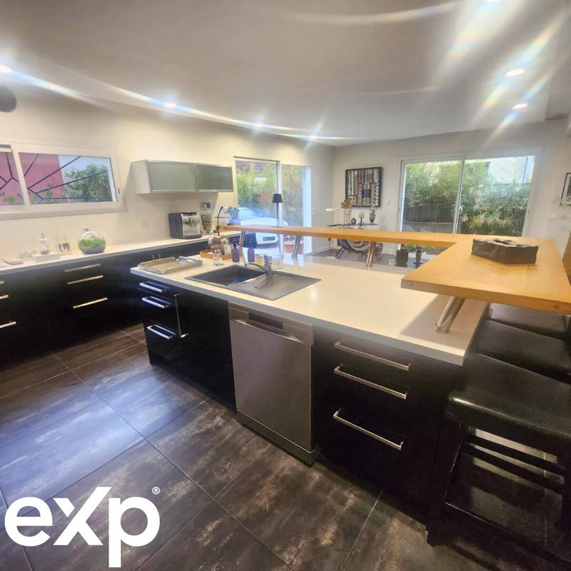 Maison ancienne - 214 m² - 3 pièces