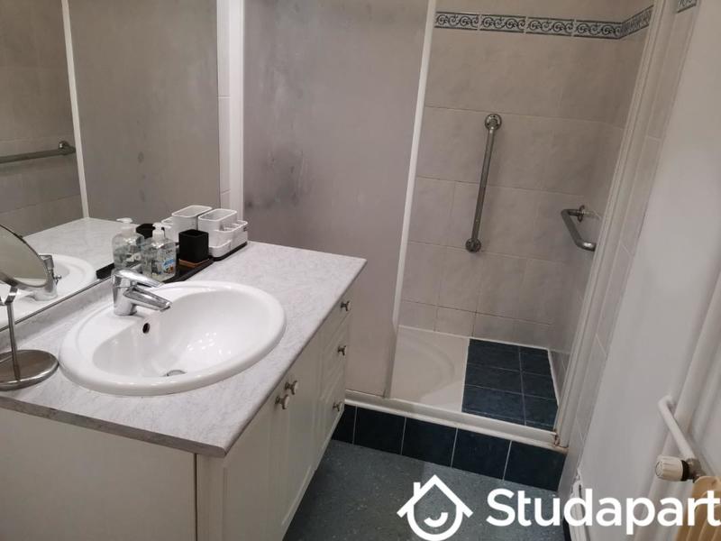 Chambre - 12 m² - 1 pièce