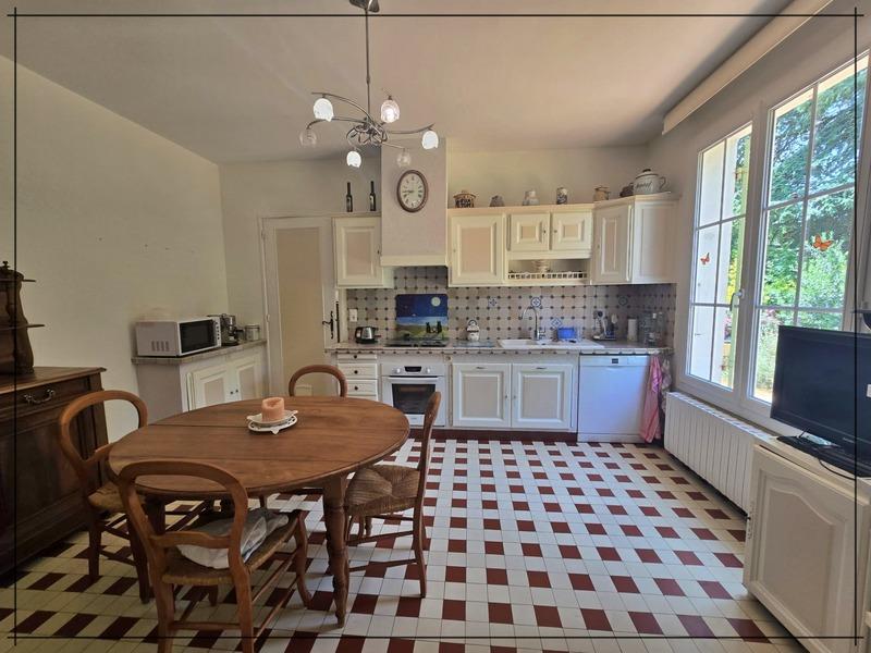 Maison - 180 m² - 6 pièces