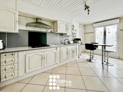 Maison - 184 m² - 6 pièces