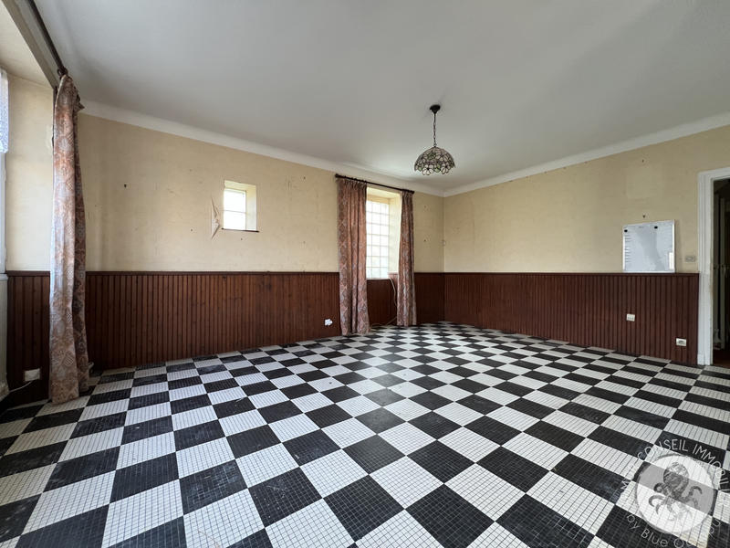 Maison - 207 m² - 7 pièces