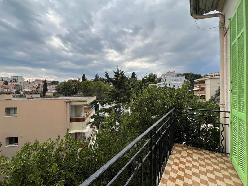 Maison - 250 m² - 11 pièces