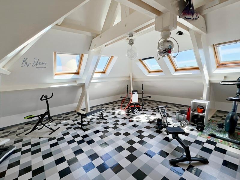 Maison - 245 m² - 7 pièces