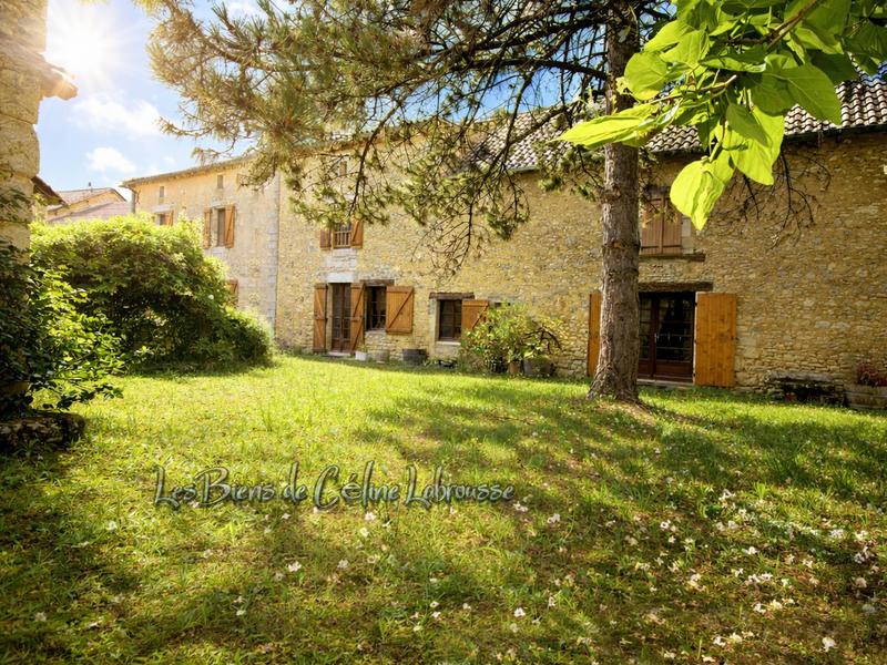 Maison - 200 m² - 6 pièces