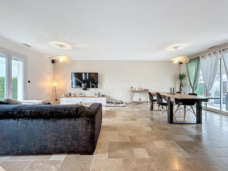 Maison - 110 m² - 4 pièces