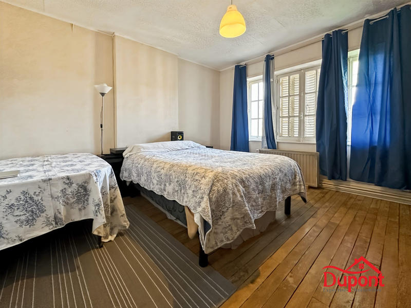 Maison - 263 m² - 7 pièces